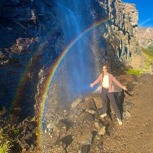 Meet your Posher, Ana